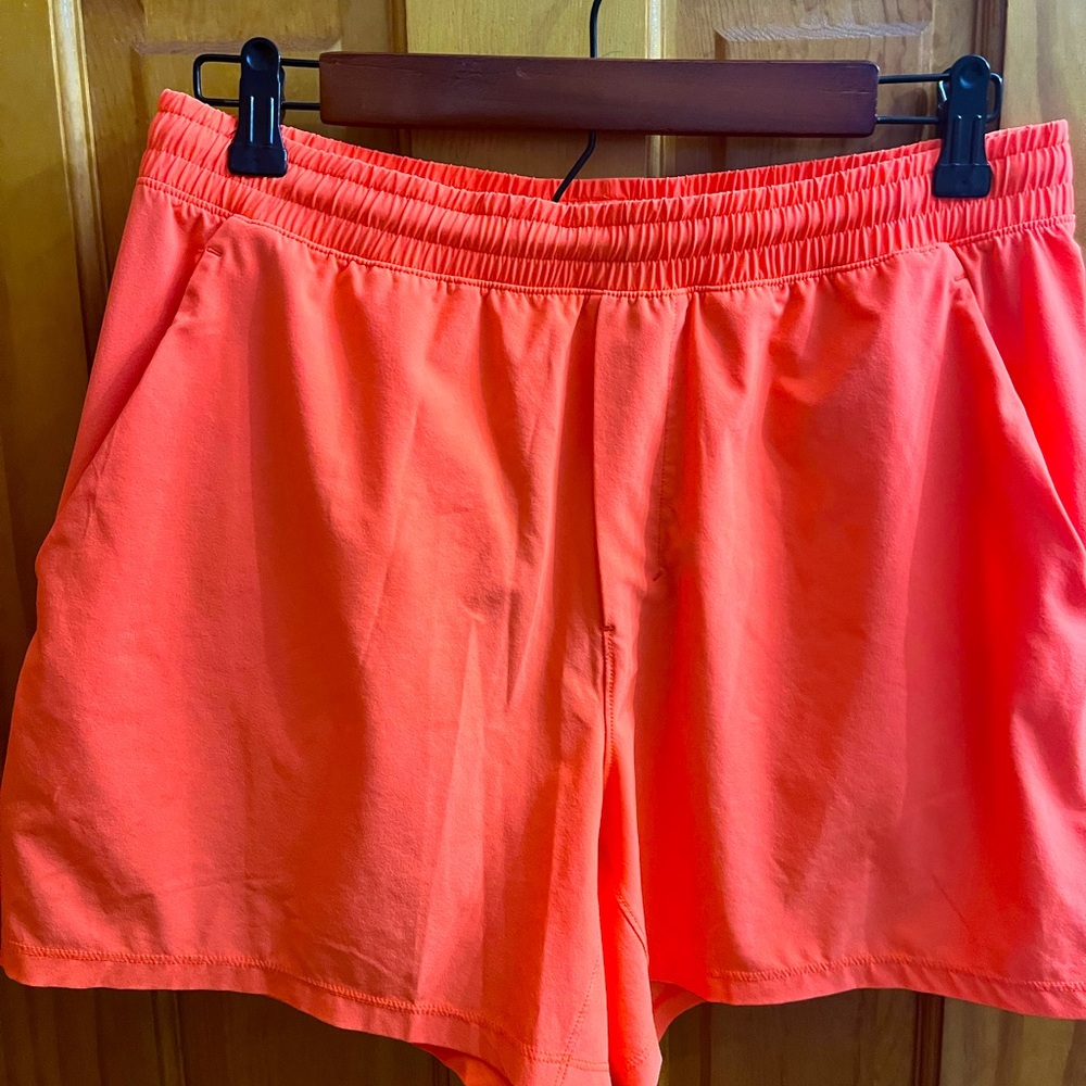 Men’s Lulu shorts. Size L. 5in. LL